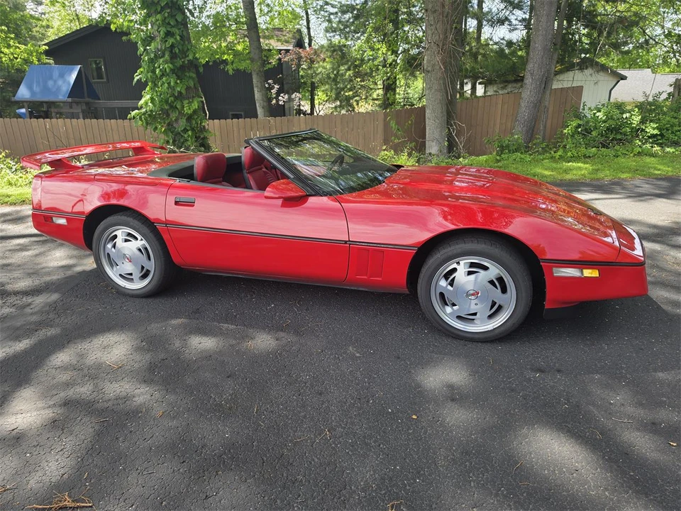 1989 Chevrolet Corvette C4 - Image 17 of 31