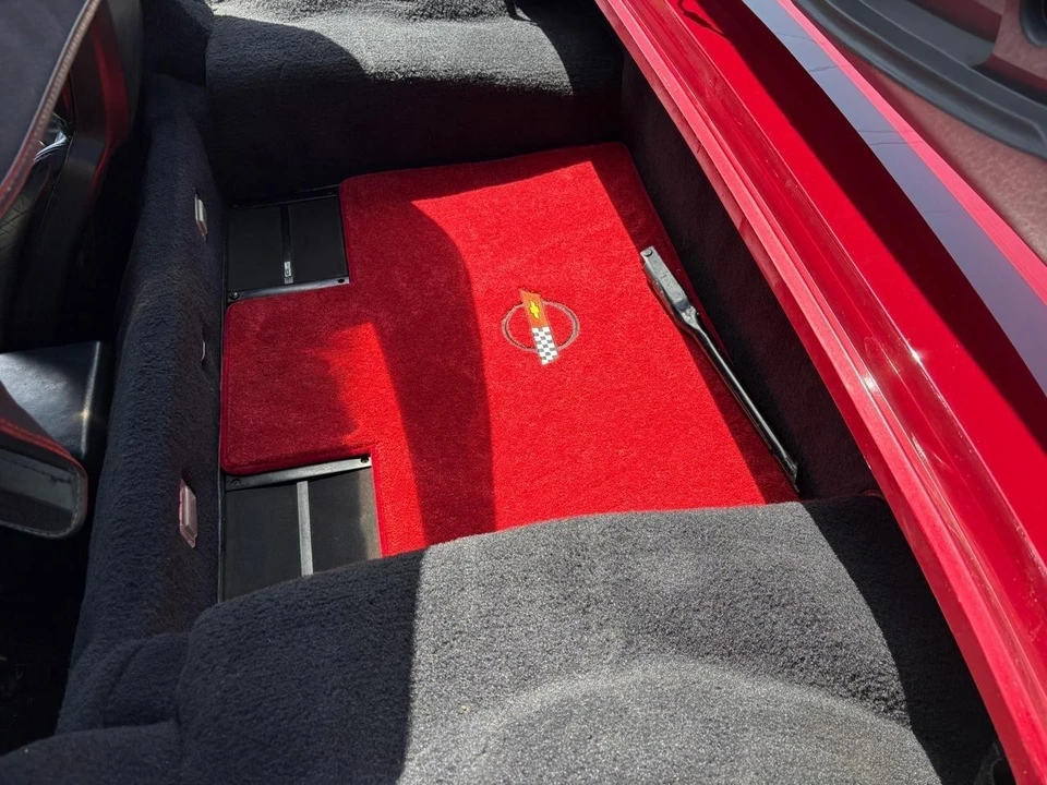 1989 Chevrolet Corvette C4 - Image 28 of 31