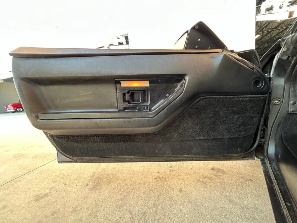 1989 Chevrolet Corvette C4 - Image 16 of 31