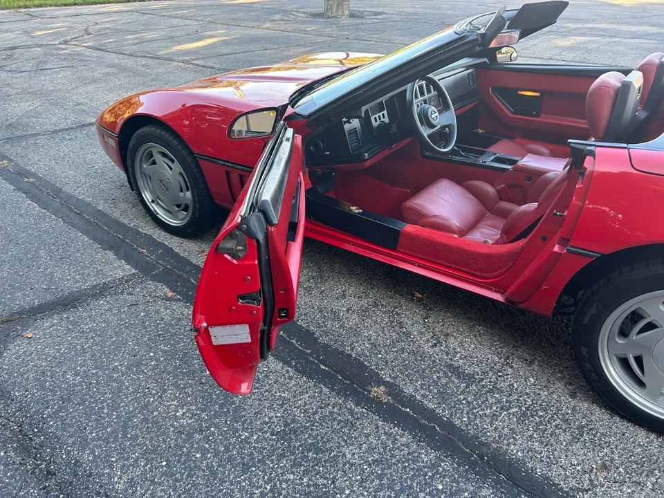 1989 Chevrolet Corvette C4 - Image 17 of 21