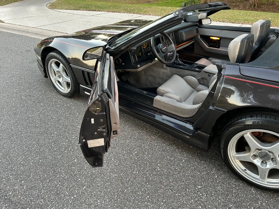 1989 Chevrolet Corvette C4 - Image 8 of 31