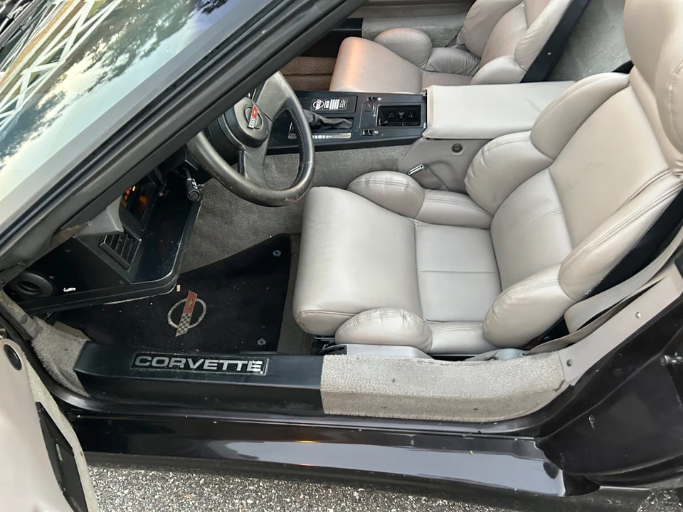 1989 Chevrolet Corvette C4 - Image 15 of 31
