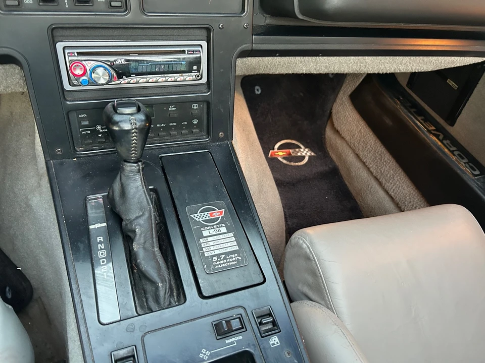 1989 Chevrolet Corvette C4 - Image 28 of 31