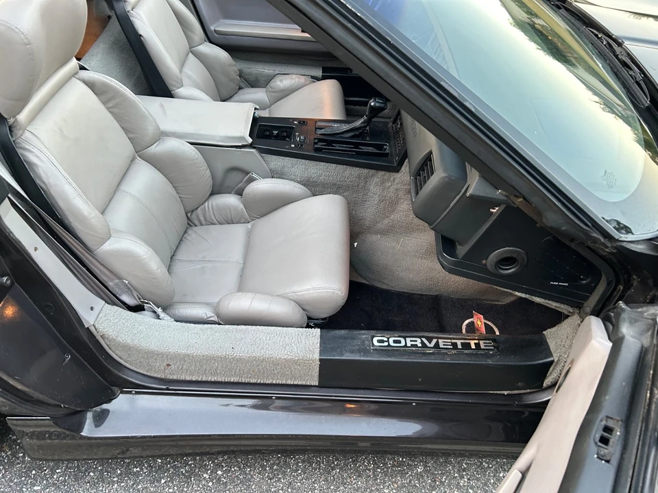 1989 Chevrolet Corvette C4 - Image 18 of 31
