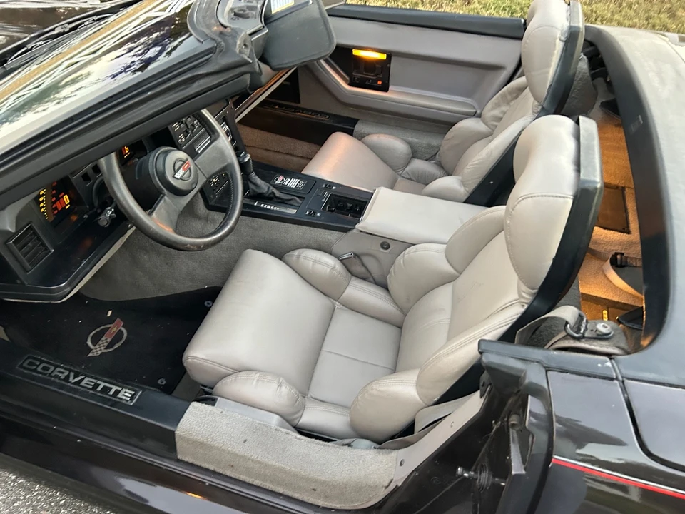 1989 Chevrolet Corvette C4 - Image 16 of 31