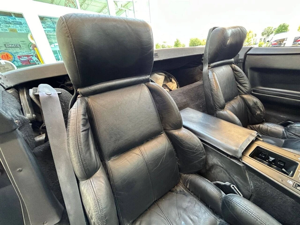 1989 Chevrolet - Image 22 of 31