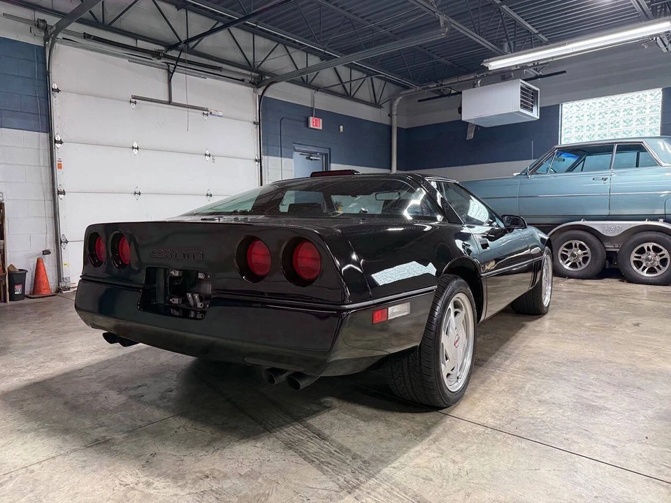 1989 Chevrolet Corvette C4 - Image 8 of 31