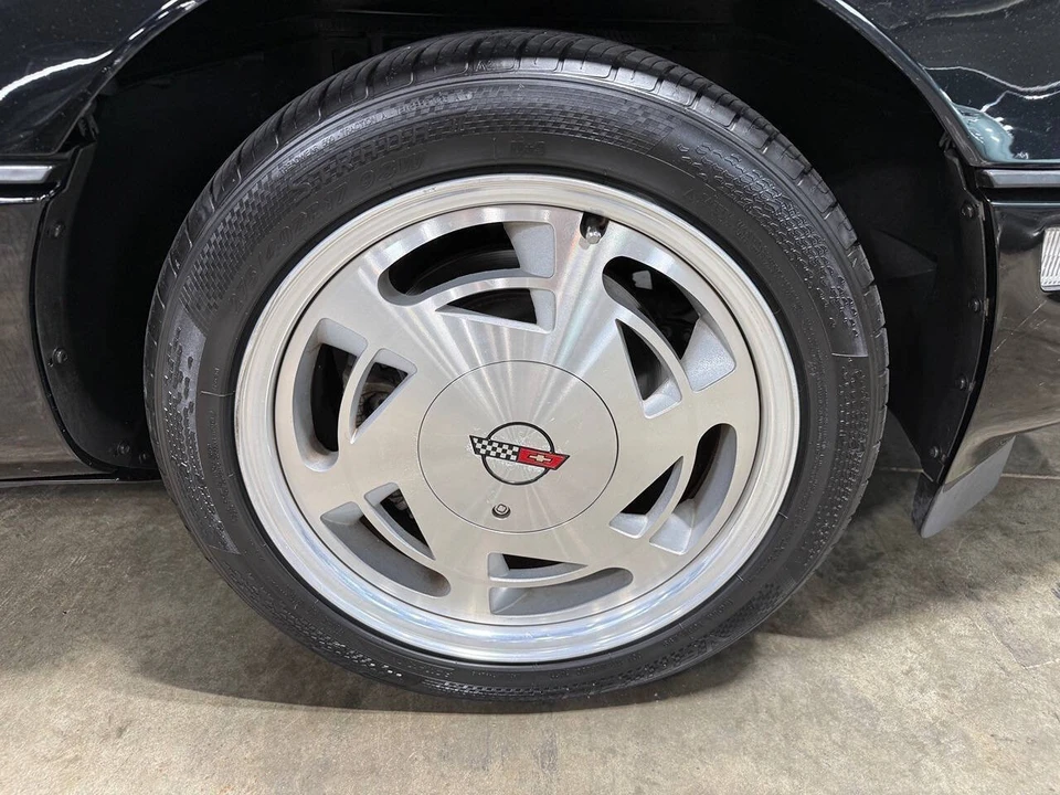 1989 Chevrolet Corvette C4 - Image 16 of 31
