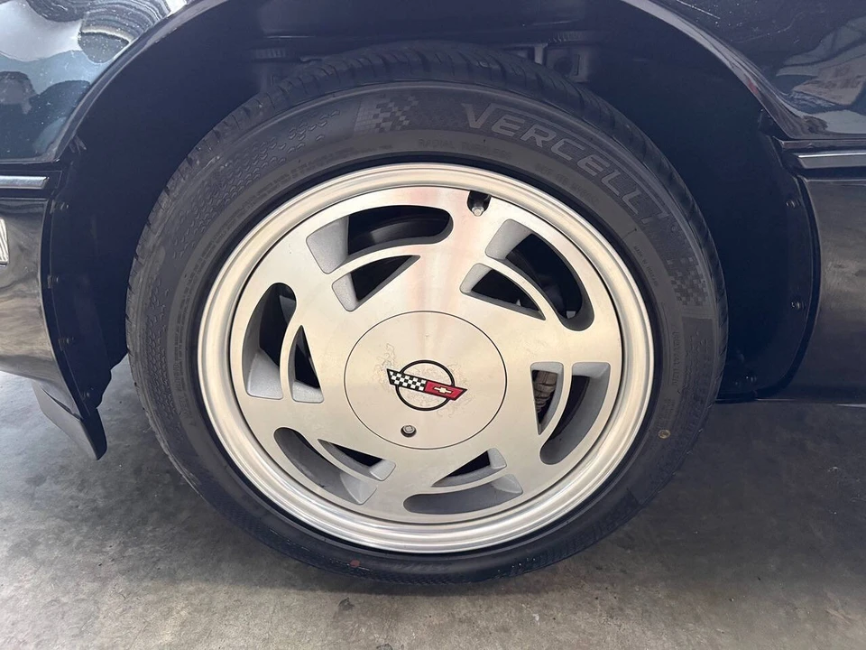 1989 Chevrolet Corvette C4 - Image 13 of 31