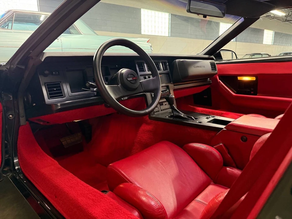 1989 Chevrolet Corvette C4 - Image 28 of 31