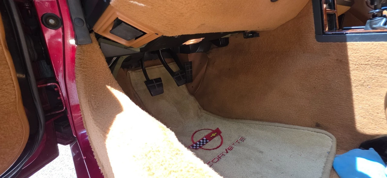 1989 Chevrolet Corvette C4 - Image 21 of 31
