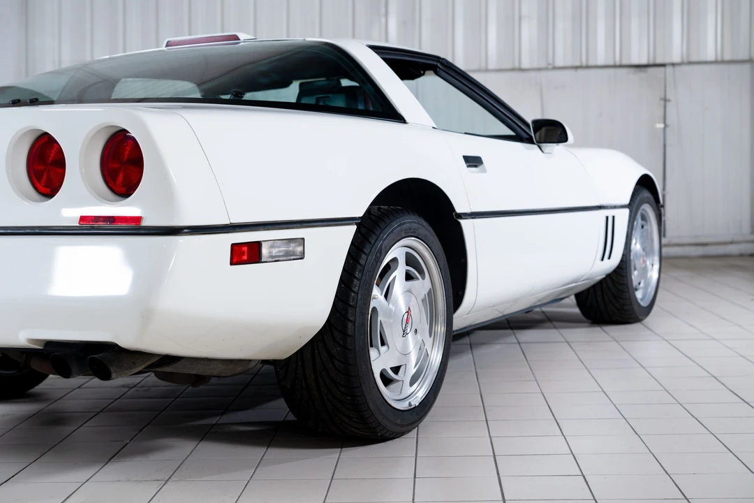 1989 Chevrolet Corvette C4 - Image 14 of 31