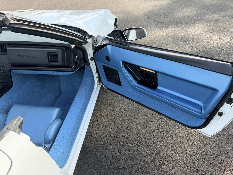 1989 Chevrolet Corvette C4 - Image 10 of 17