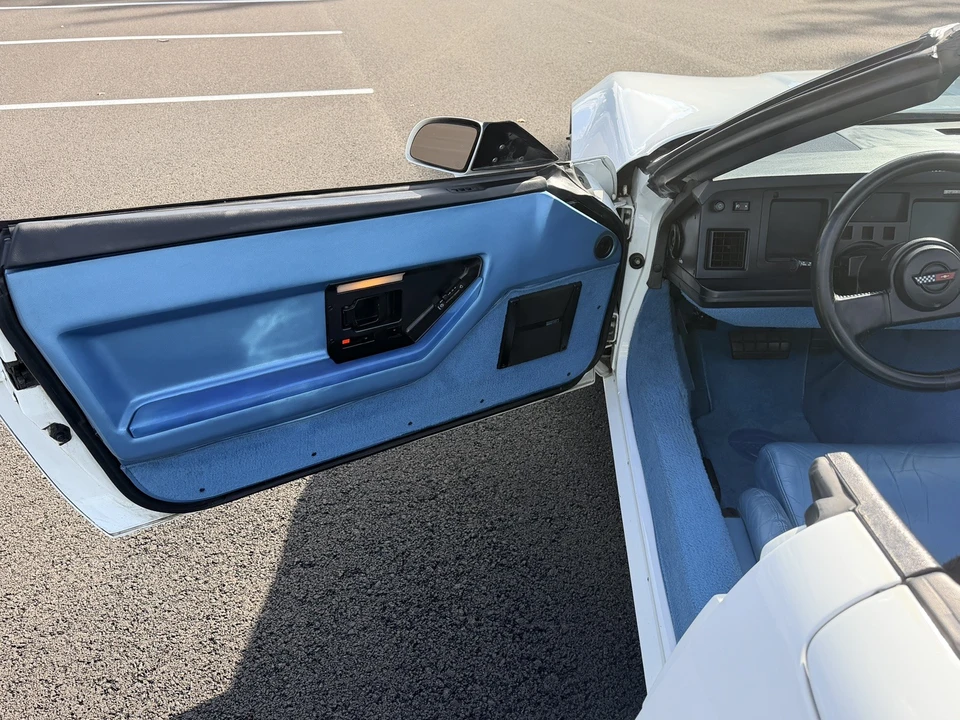 1989 Chevrolet Corvette C4 - Image 8 of 17