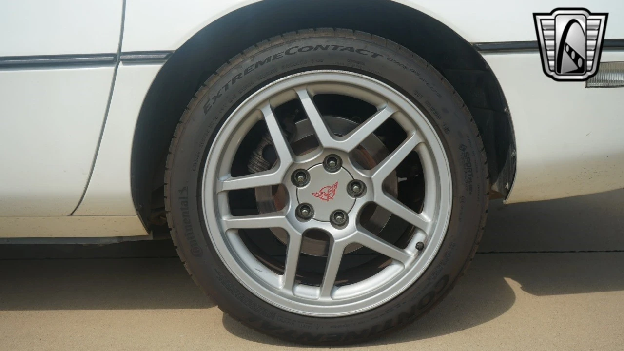 1989 Chevrolet Corvette C4 - Image 10 of 12