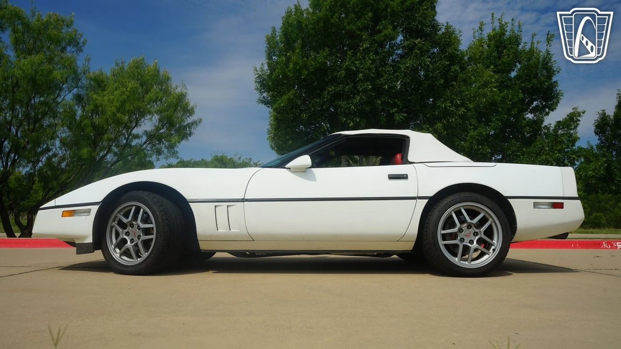 1989 Chevrolet Corvette C4 - Image 10 of 12