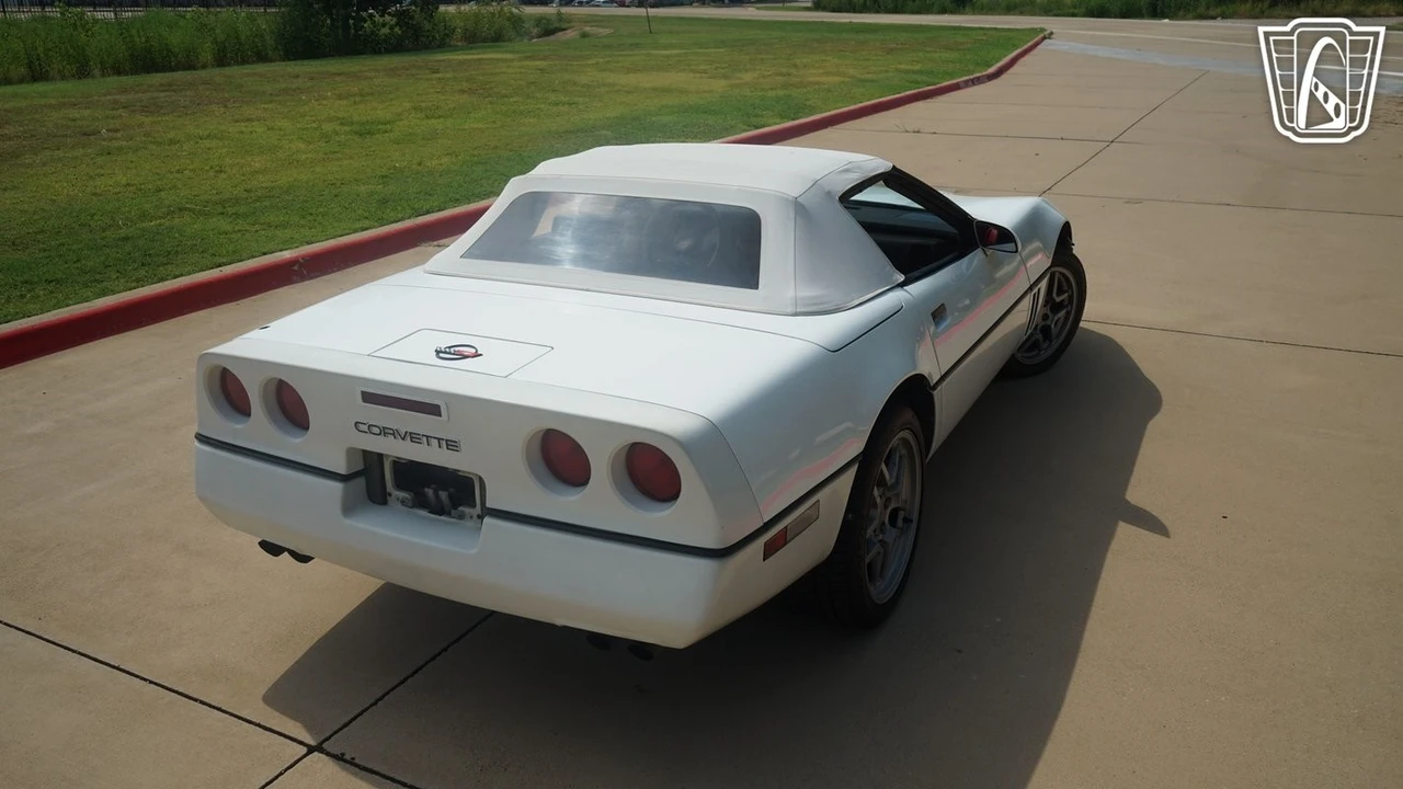 1989 Chevrolet Corvette C4 - Image 17 of 21