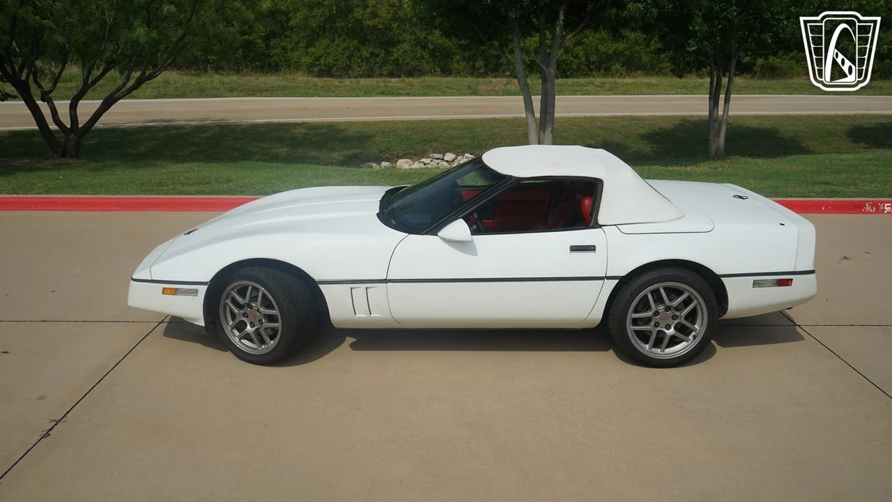 1989 Chevrolet Corvette C4 - Image 8 of 12