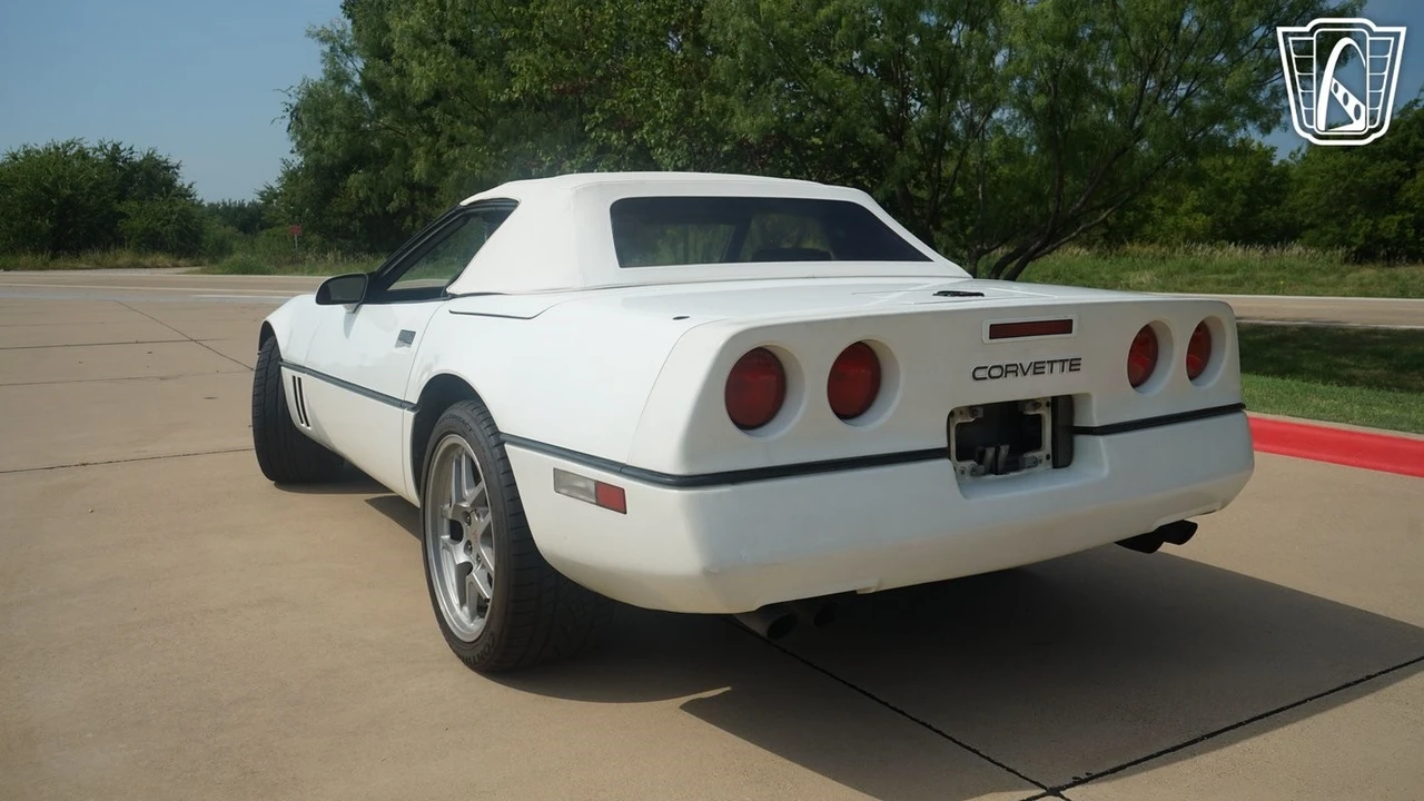 1989 Chevrolet Corvette C4 - Image 12 of 21