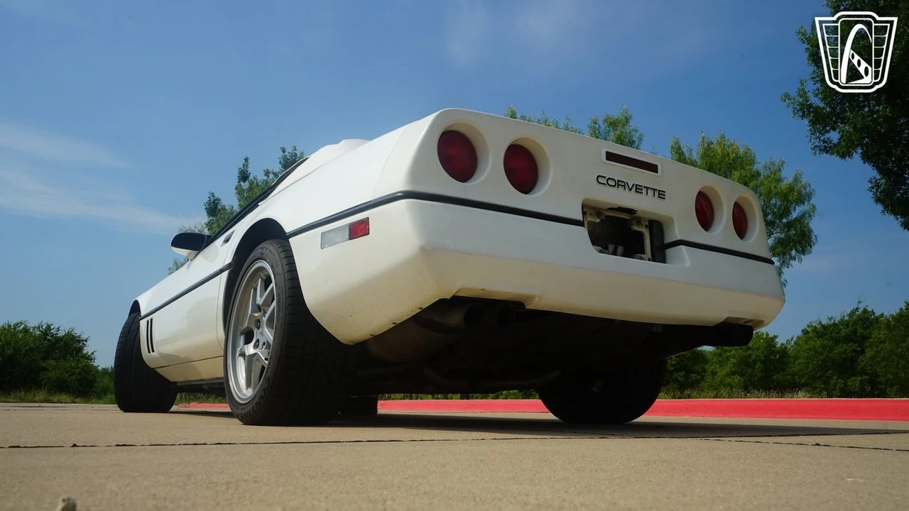 1989 Chevrolet Corvette C4 - Image 13 of 21