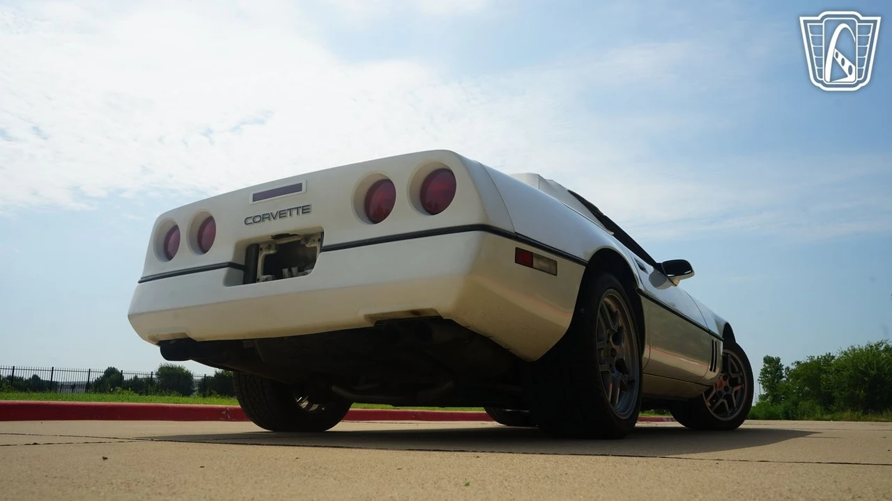 1989 Chevrolet Corvette C4 - Image 19 of 21