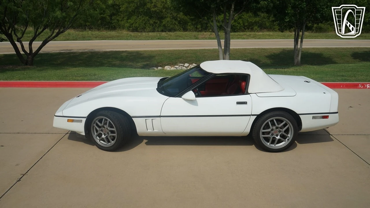 1989 Chevrolet Corvette C4 - Image 8 of 21