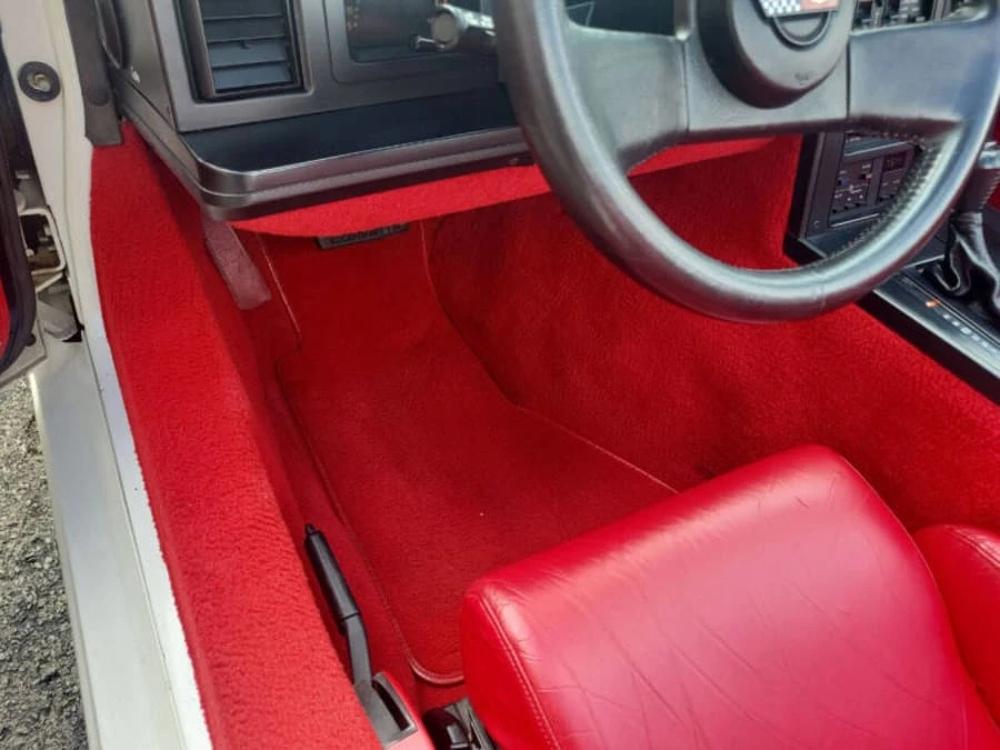1989 Chevrolet Corvette C4 - Image 25 of 31