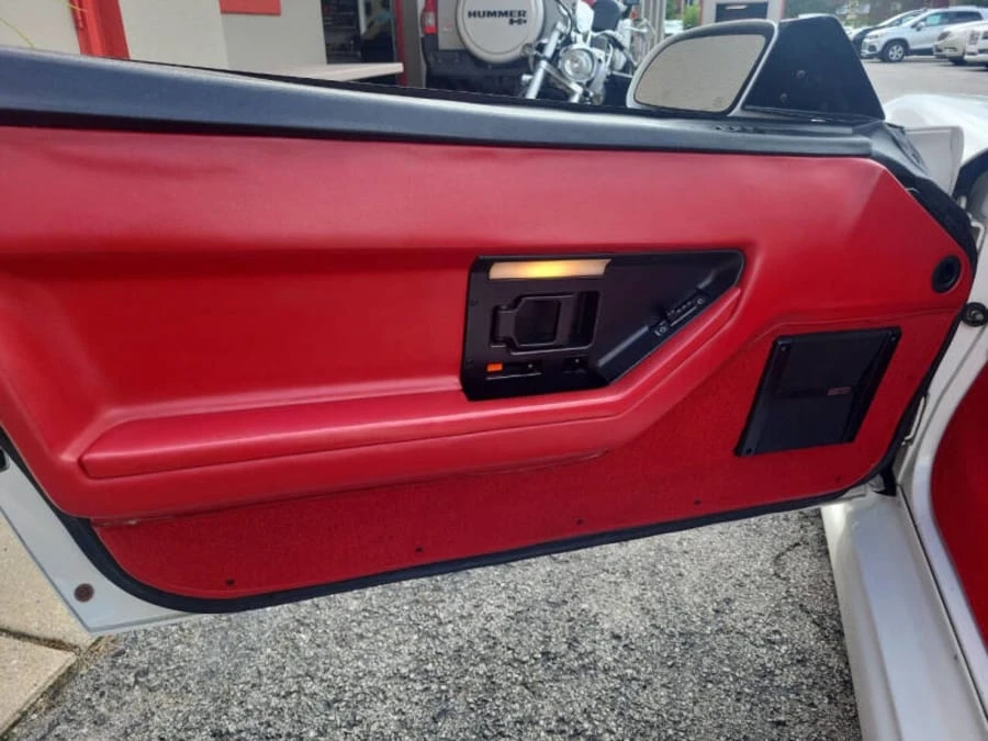1989 Chevrolet Corvette C4 - Image 20 of 31