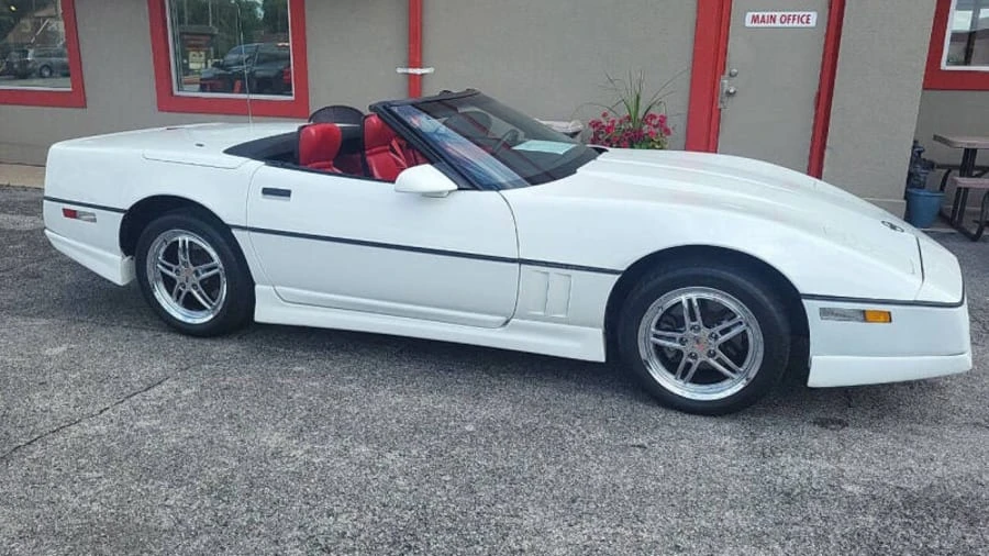 1989 Chevrolet Corvette C4 - Image 2 of 31