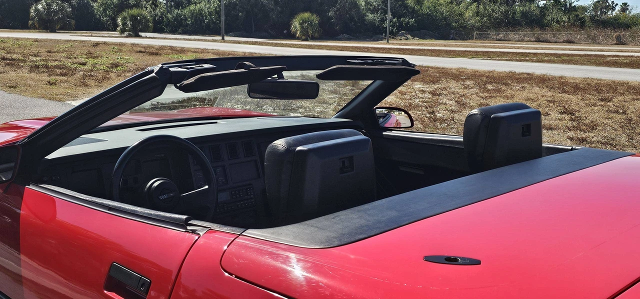 1989 Chevrolet Corvette C4 - Image 28 of 31