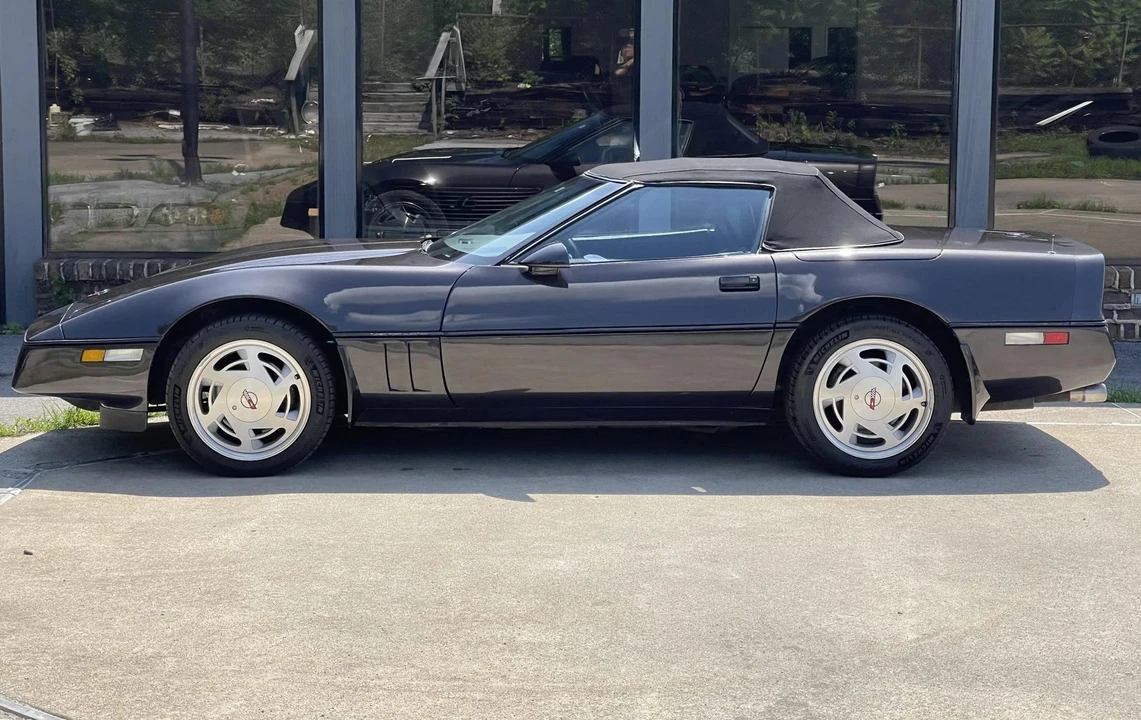 1989 Chevrolet Corvette C4 - Image 13 of 31