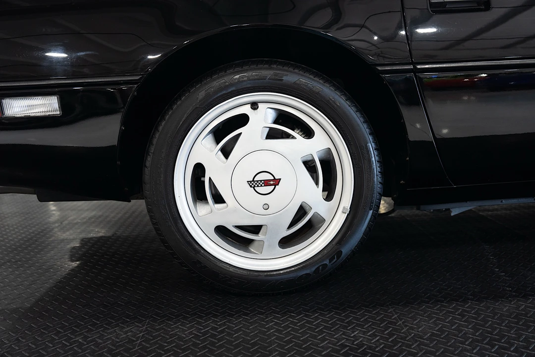 1989 Chevrolet Corvette C4 - Image 30 of 31