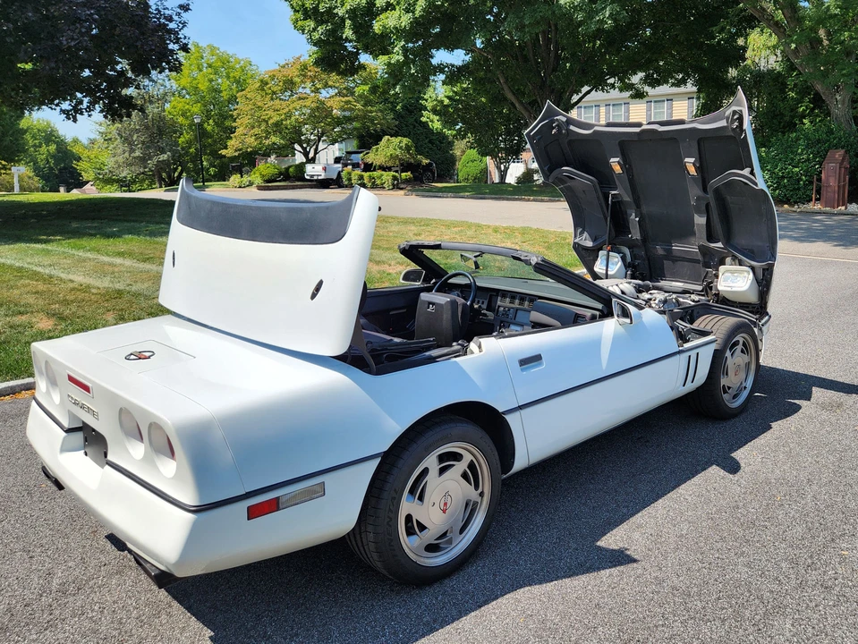 1989 Chevrolet Corvette C4 - Image 18 of 31