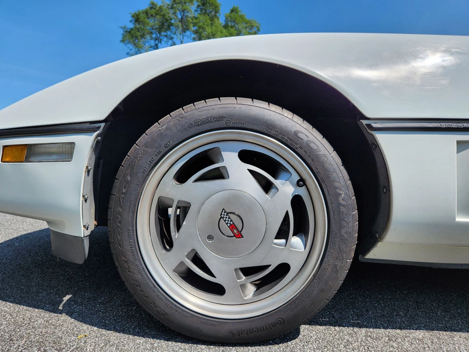 1989 Chevrolet Corvette C4 - Image 20 of 31