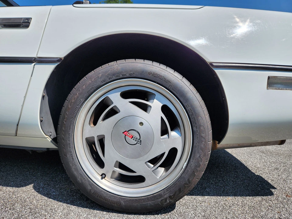 1989 Chevrolet Corvette C4 - Image 21 of 31