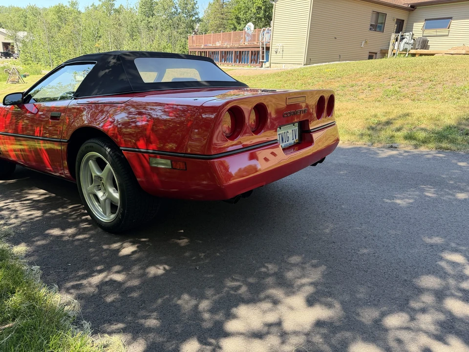 1989 Chevrolet Corvette C4 - Image 14 of 31