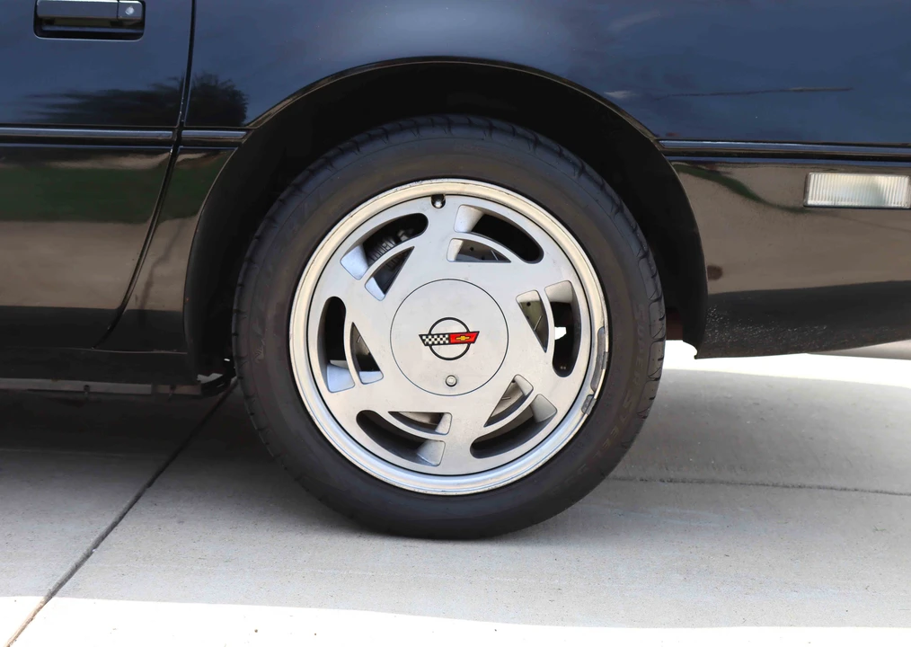 1989 Chevrolet Corvette C4 - Image 24 of 31
