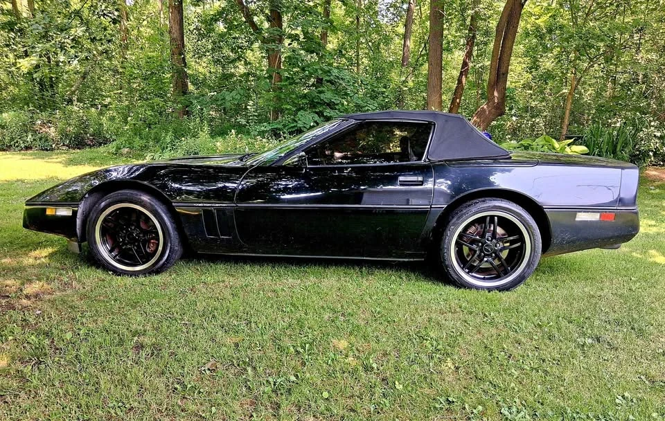 1989 Chevrolet Corvette C4 - Image 1 of 2