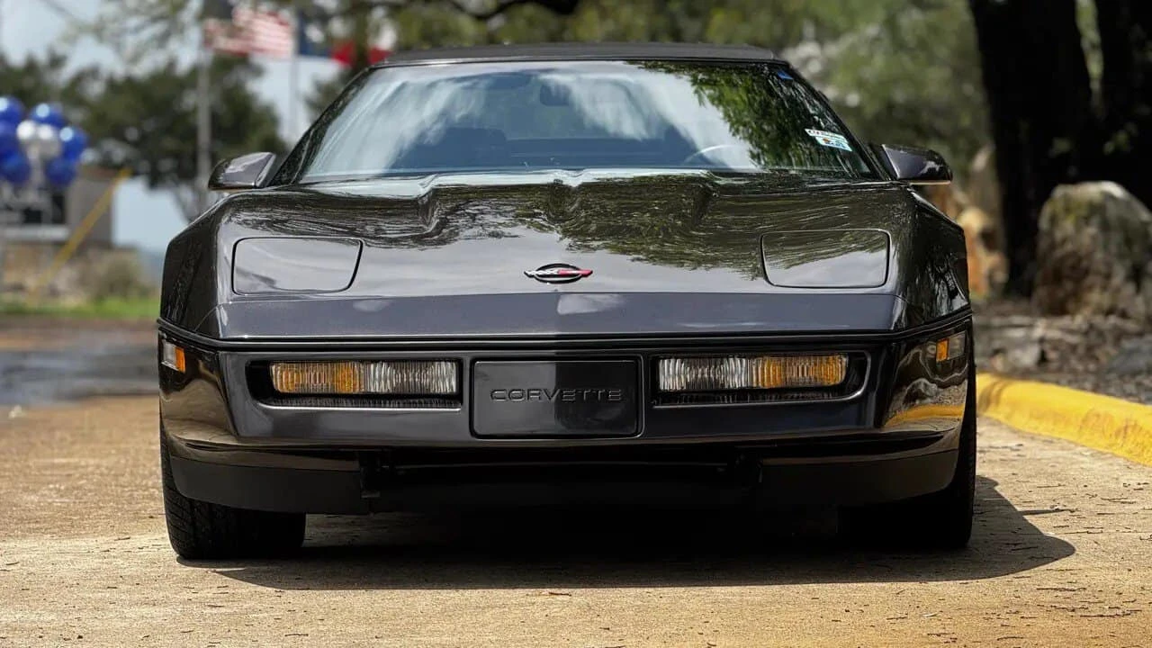 1989 Chevrolet Corvette C4 - Image 16 of 31