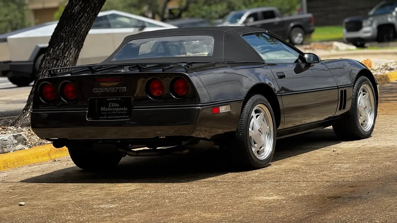 1989 Chevrolet Corvette C4 - Image 25 of 31
