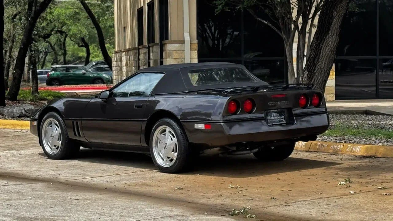 1989 Chevrolet Corvette C4 - Image 12 of 31