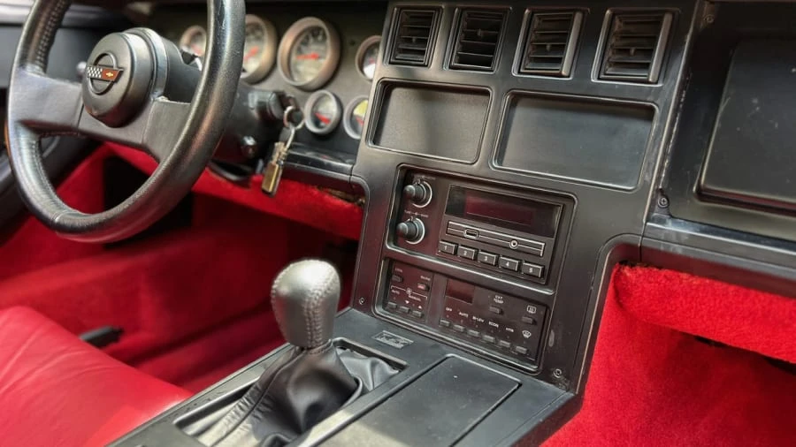 1989 Chevrolet Corvette C4 - Image 15 of 20