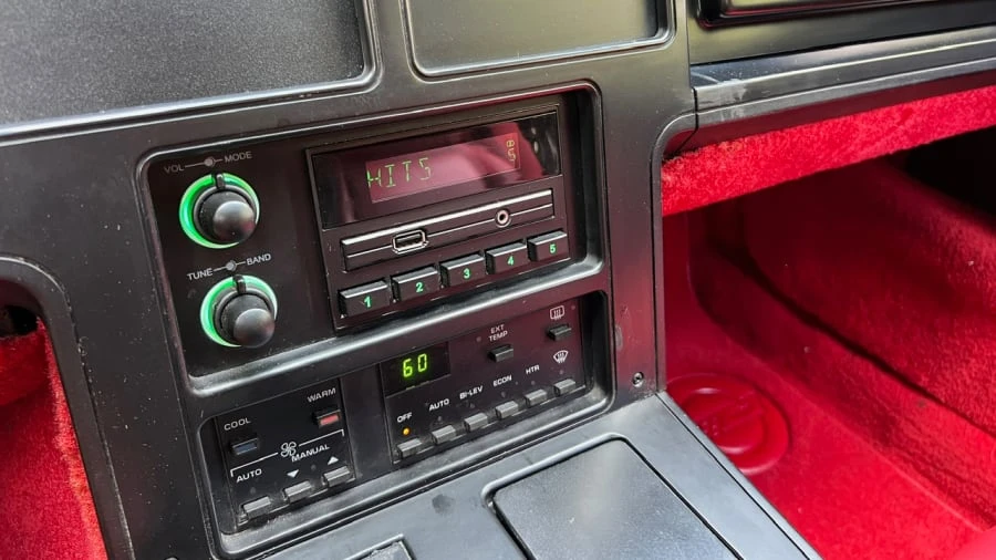 1989 Chevrolet Corvette C4 - Image 13 of 20
