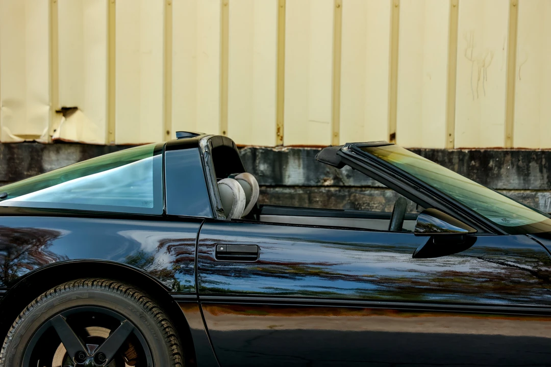 1989 Chevrolet Corvette C4 - Image 25 of 31