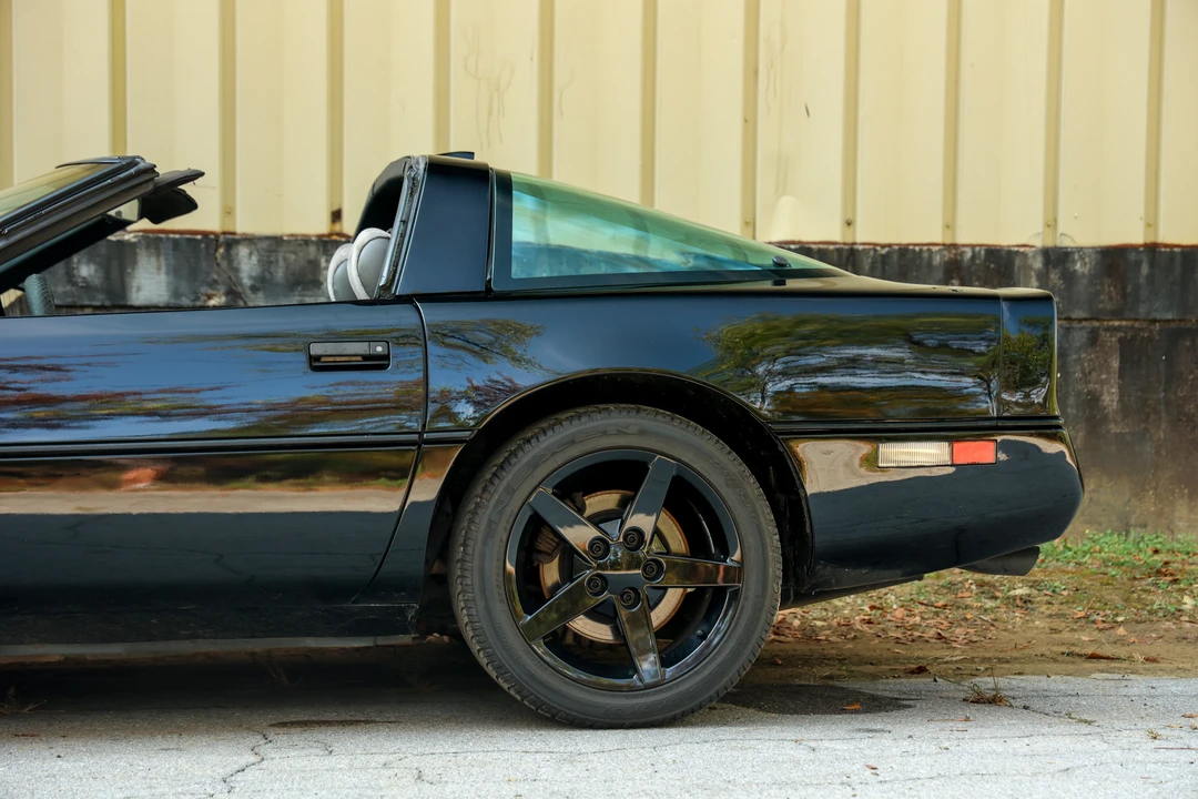 1989 Chevrolet Corvette C4 - Image 15 of 31