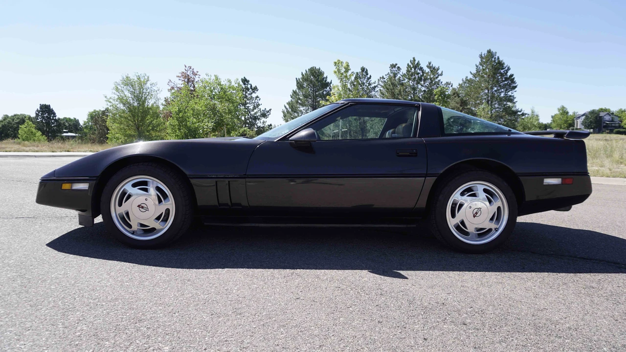 1989 Chevrolet Corvette C4 - Image 9 of 31