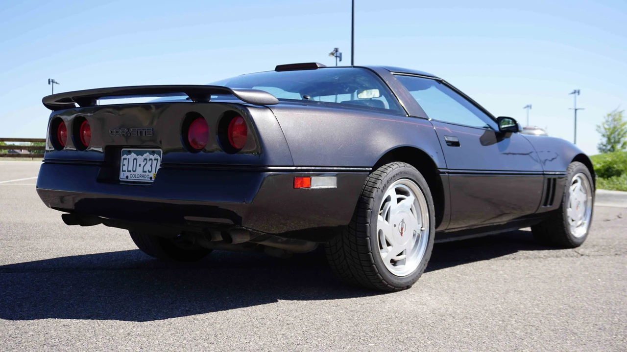 1989 Chevrolet Corvette C4 - Image 17 of 31