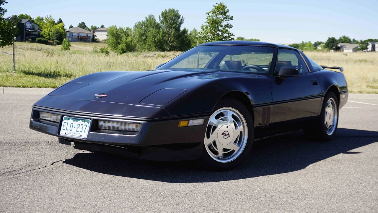 1989 Chevrolet Corvette C4 - Image 2 of 31