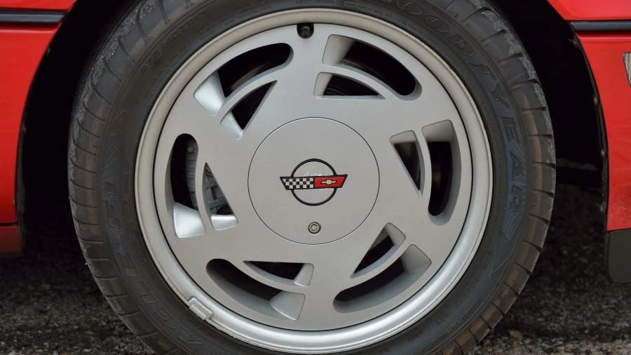 1989 Chevrolet Corvette C4 - Image 15 of 31