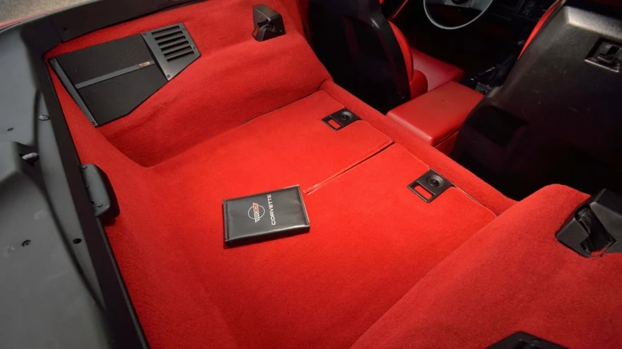1989 Chevrolet Corvette C4 - Image 16 of 31